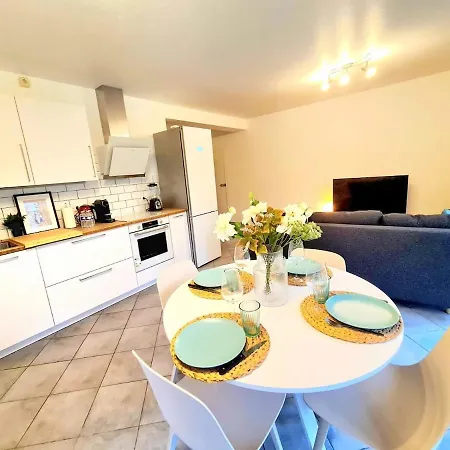 Peaceful 1br Flat W Balcony&garden-cent1 Apartment